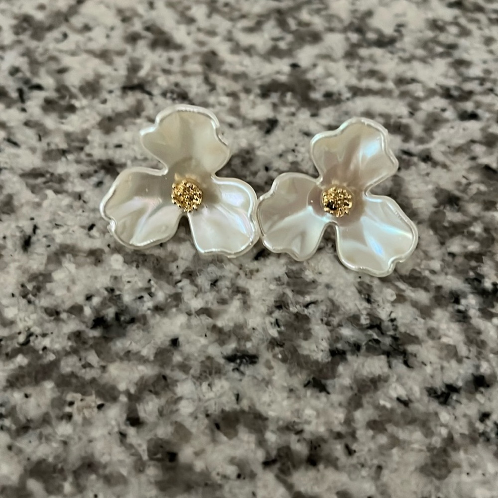 Flower earrings